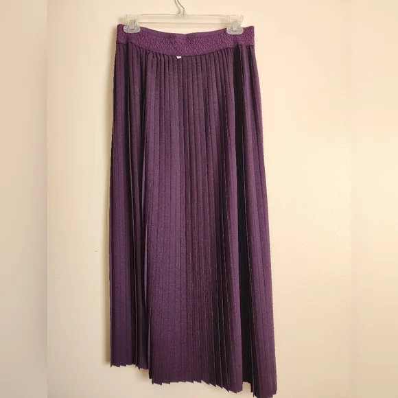 Purple Pleated Fabric - Picture 2 of 4
